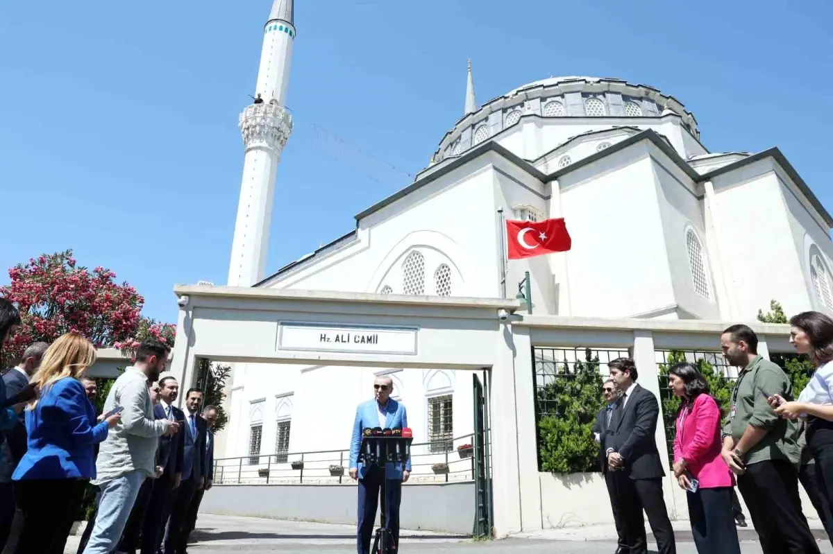Cumhurbaşkanı Erdoğan: 'Bu hafta içerisinde Putin'le ve Trump'la görüşmeler yapmak suretiyle bu liderleri bir araya İstanbul'da getirebilir miyiz,...