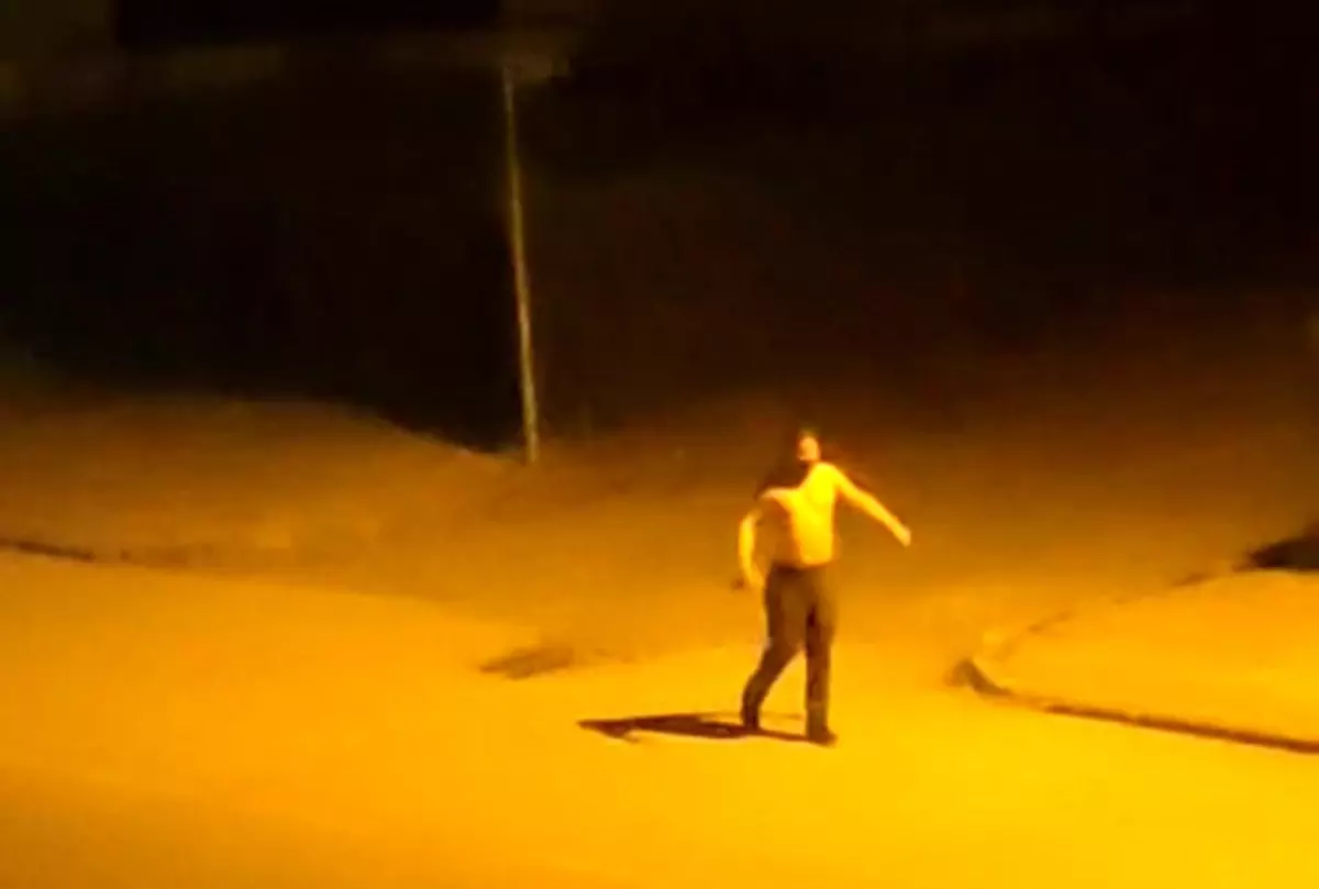 Bolu'da Bıçaklı Şahıs Mahalleliyi Sokağa Döktü