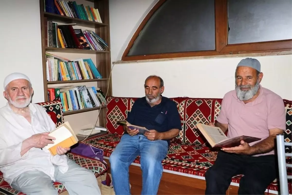 Erzincan'da 'Her Camiye Bir Kitaplık' Projesi Başlatıldı