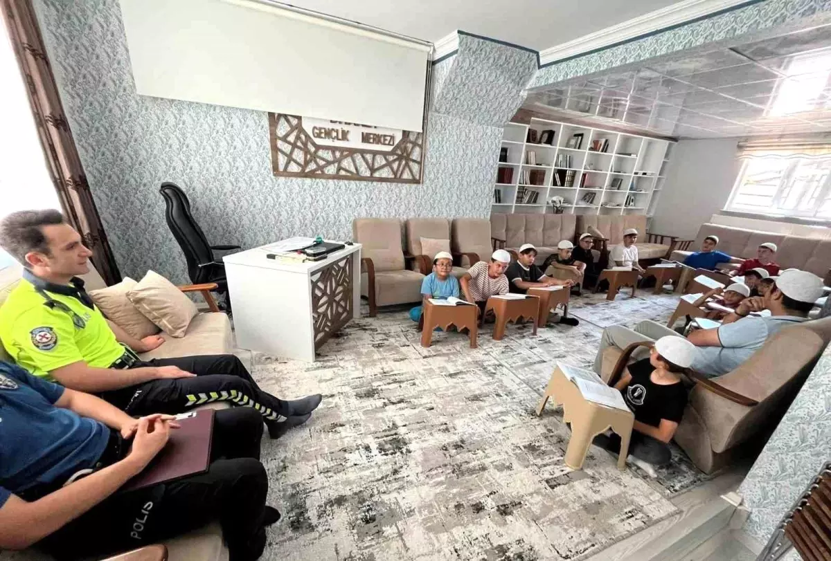 Hisarcık'ta Yaz Kur'an Kursu Öğrencilerine Trafik Eğitimi
