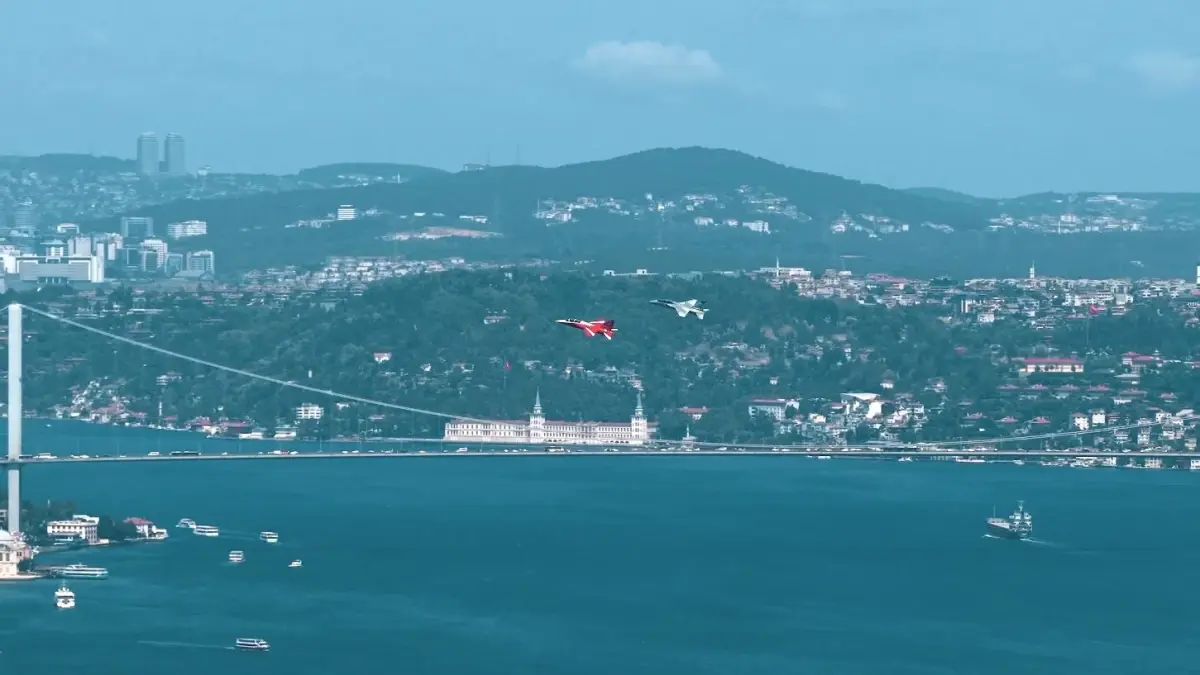 HÜRKUŞ ve HÜRJET İstanbul Semalarında Uçtu