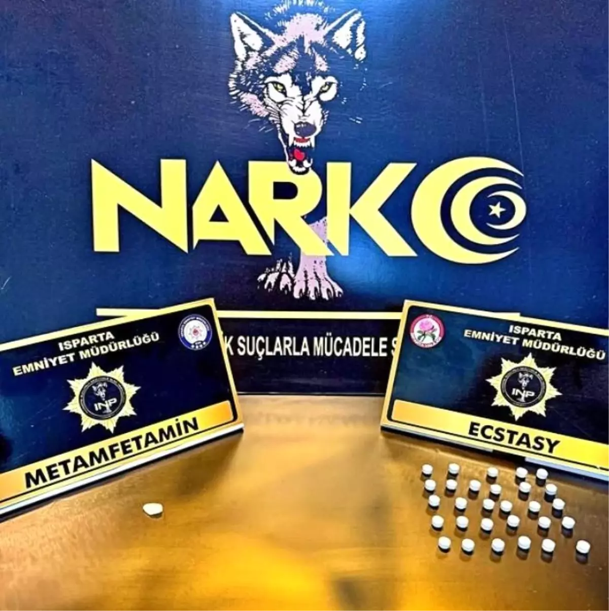Isparta'da Narkotik Operasyonu: 32 Ecstasy Hap ve Metamfetamin Ele Geçirildi