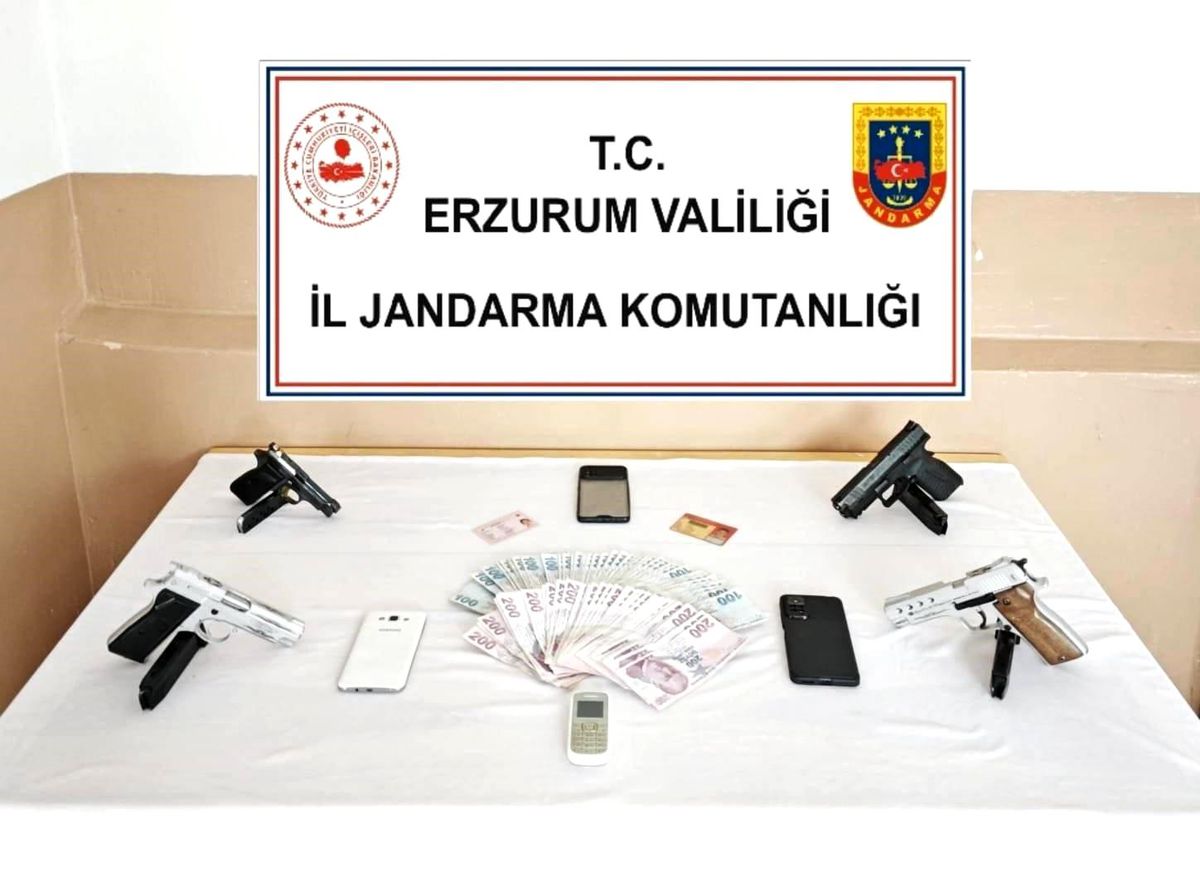 Erzurum'da Jandarma Operasyonu: 4 Tabanca ve Çok Sayıda Mermi Ele Geçirildi