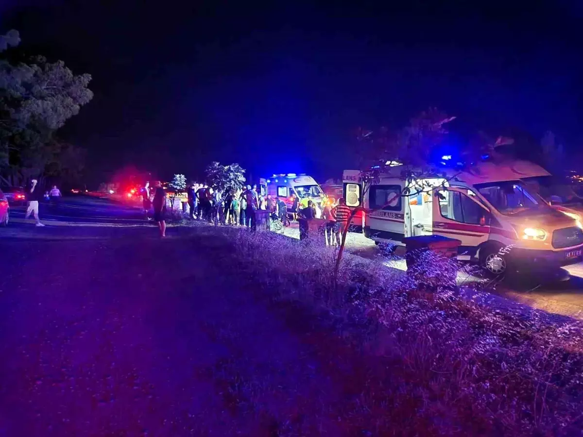 Manisa Kırkağaç’ta Tırın Çarptığı Elektrikli Motosiklet Kazasında 6 Yaralı