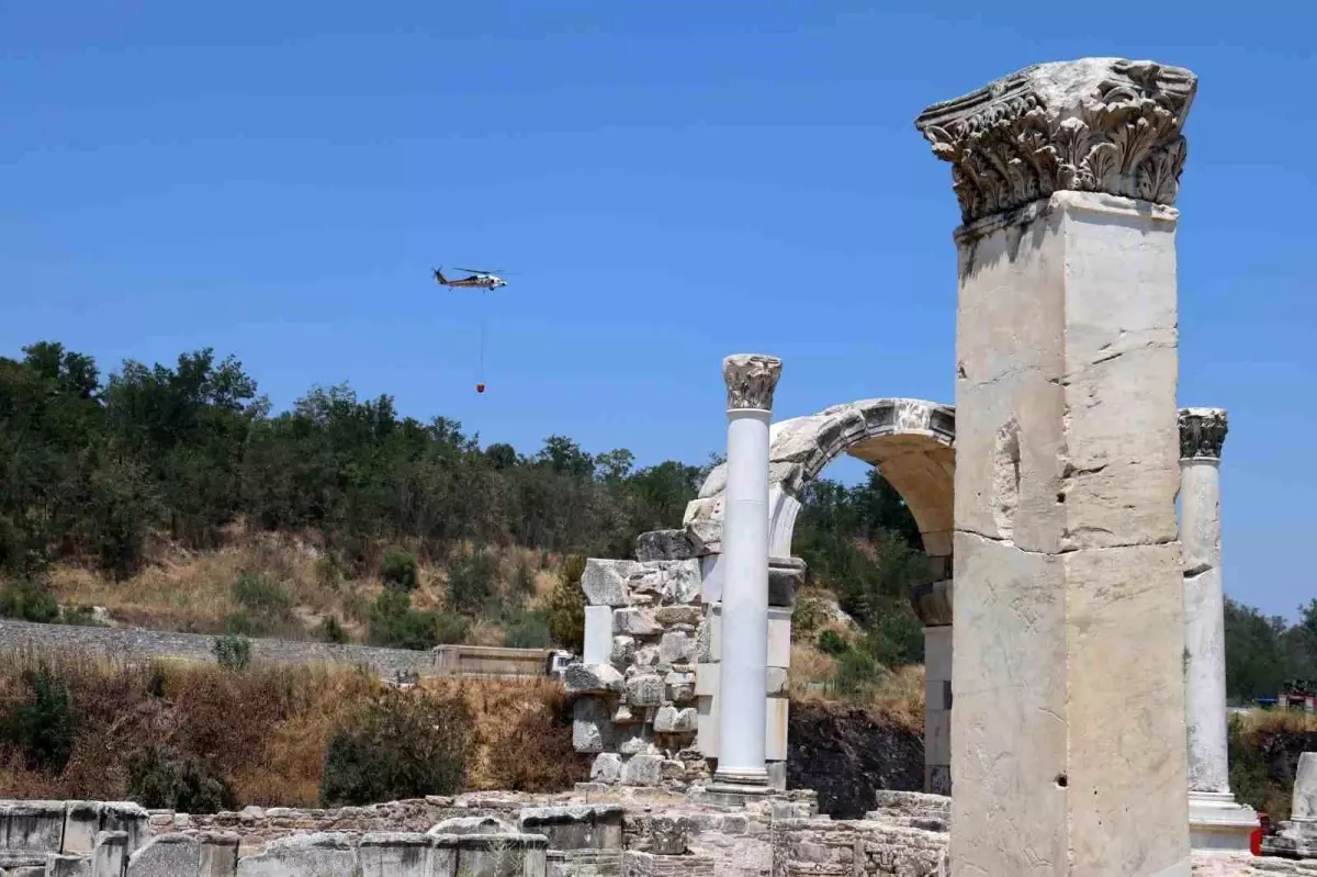 Muğla'daki Antik Kentte Yangın Kontrol Altına Alındı