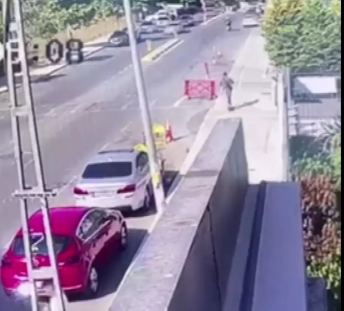 İstanbul'da Telefon Dolandırıcılarına Baskın: 3 Şüpheli Yakalandı