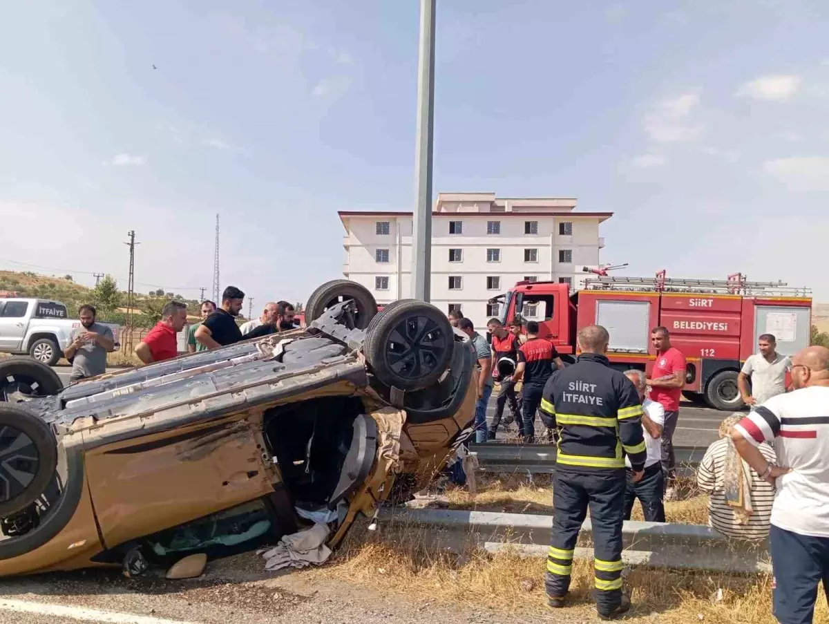Siirt'te Otomobil ve Pikap Çarpıştı, 3 Yaralı
