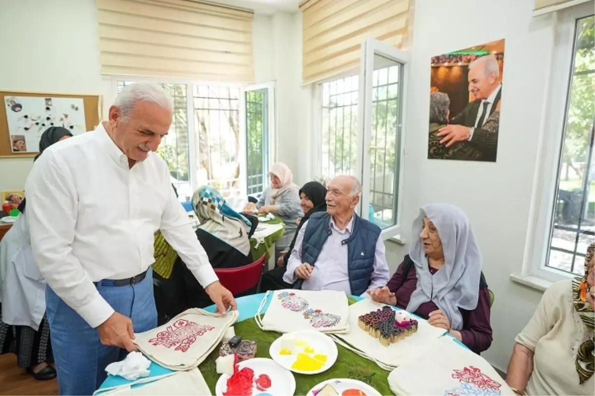 Ümraniye'de 65 Yaş Üstü Vatandaşlar İçin Aktif Yaş Al Projesi