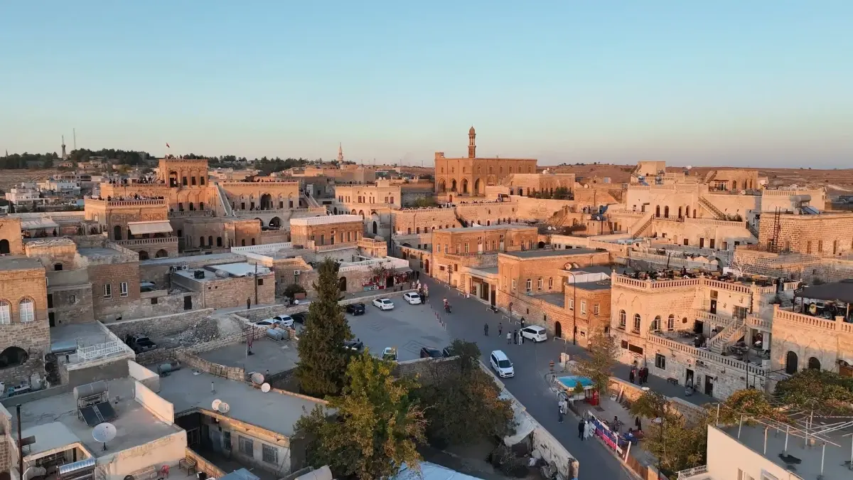 Midyat, 'Uzak Şehir' Dizisiyle Turist Akınına Uğradı