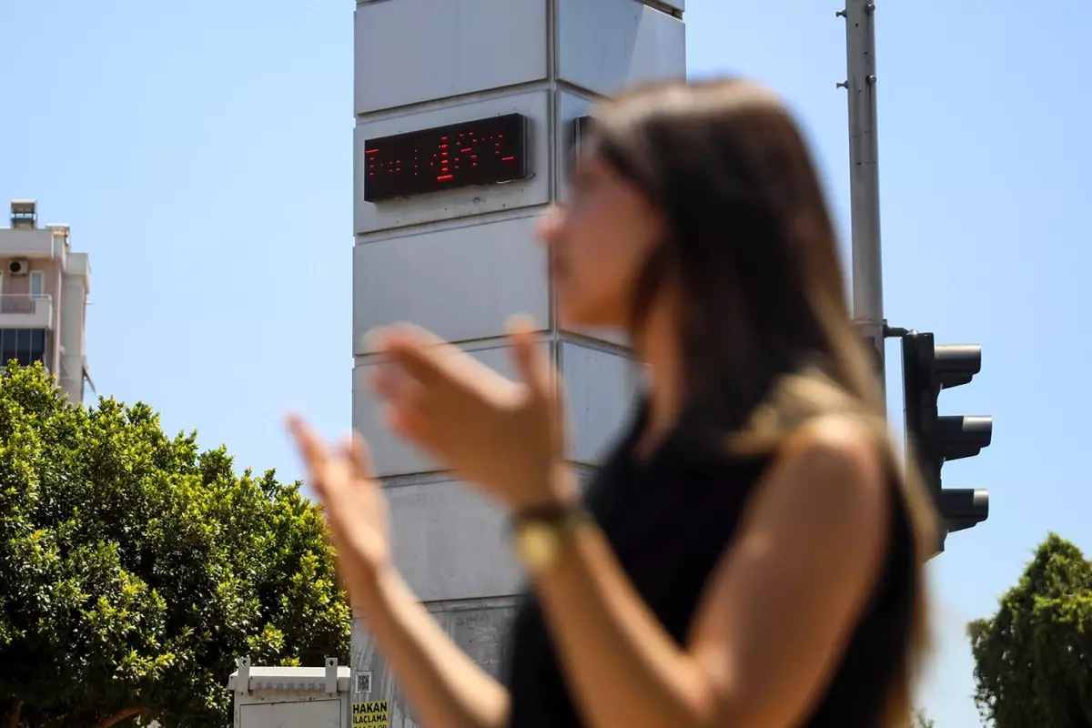 Antalya'da son 95 yılın sıcaklık rekoru kırıldı