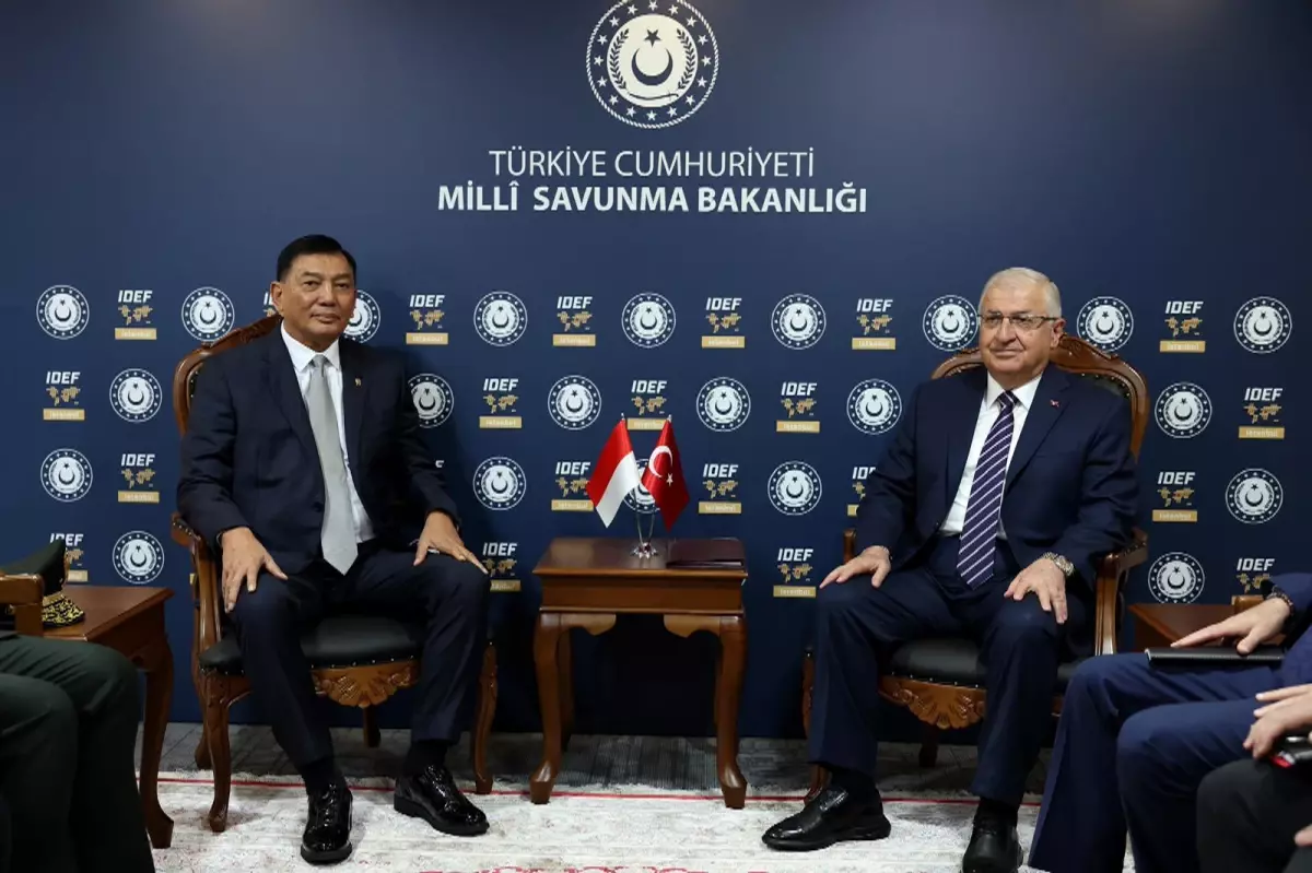 Milli Savunma Bakanı Yaşar Güler, Endonezya Savunma Bakanı ile Bir Araya Geldi