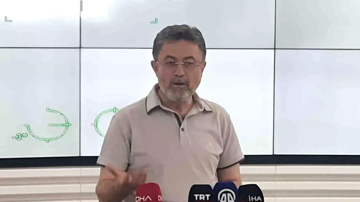 Tarım ve Orman Bakanı Yumaklı, Türkiye'de 76 Yangın İle Mücadele Edildiğini Açıkladı