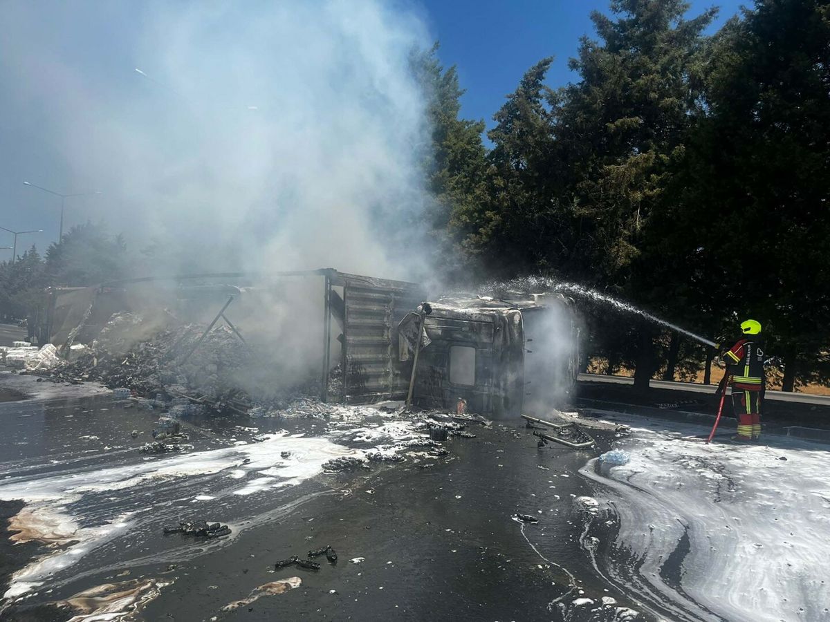 Balıkesir’de TIR Yangını: Şoför Yaralandı
