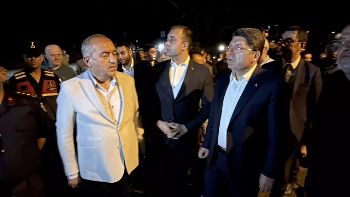 Bakan Tunç, Yangın Felaketini İnceledi