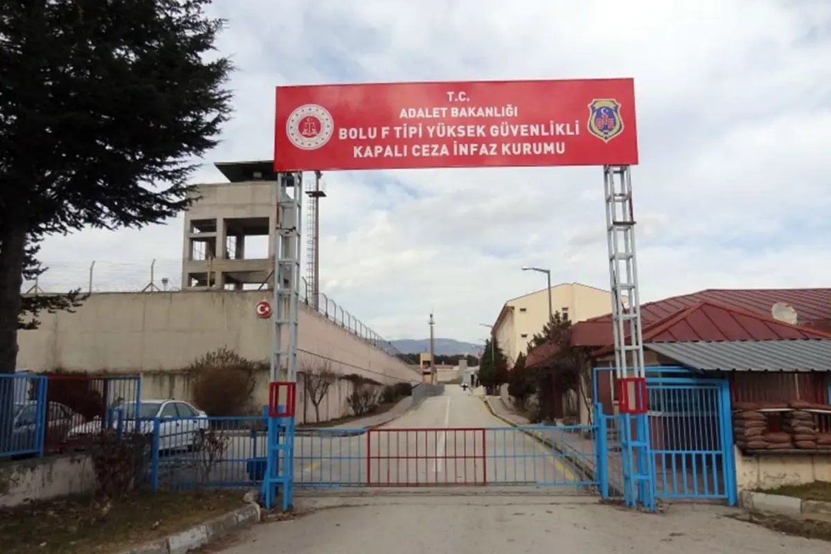 Cezaevinde koğuş arkadaşını bıçaklayarak öldürdü