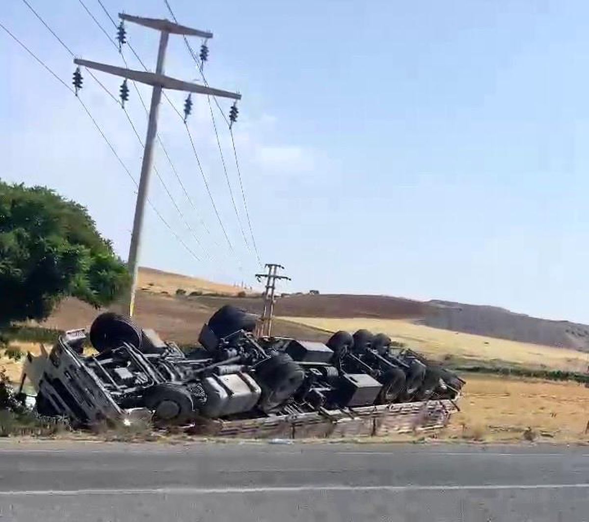 Adıyaman'da Kamyon Devrildi: Sürücü Yaralandı