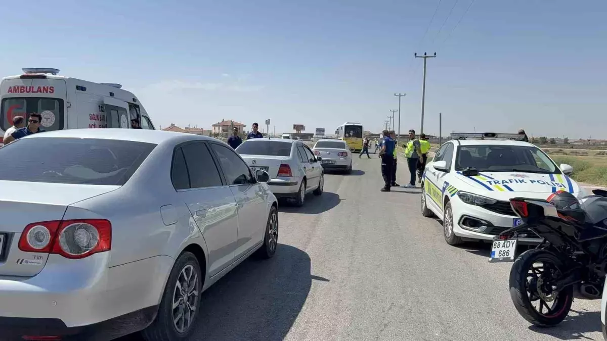 Aksaray'da Motosiklet Sürücüsü Polisi Yaraladı