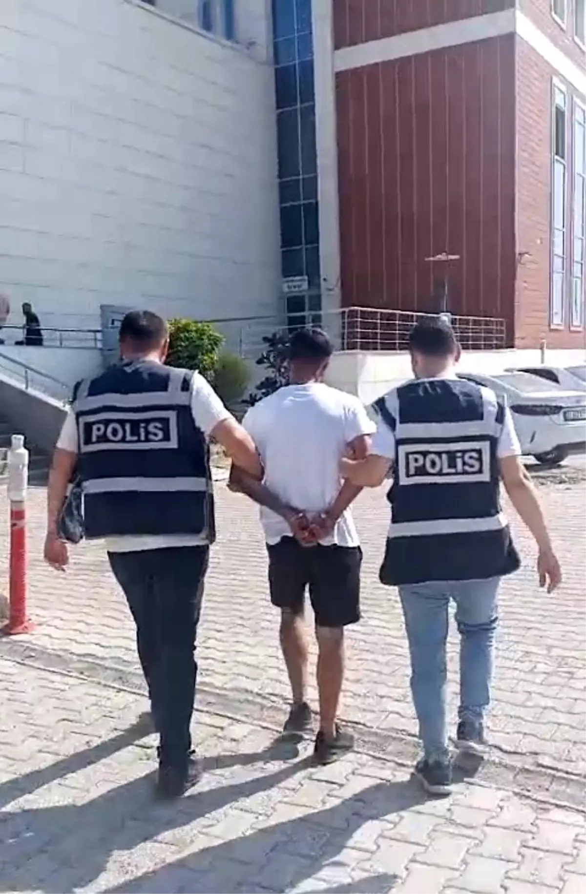 Hatay'da 21 Yıl Hapis Cezasıyla Aranan Şahıs Yakalandı