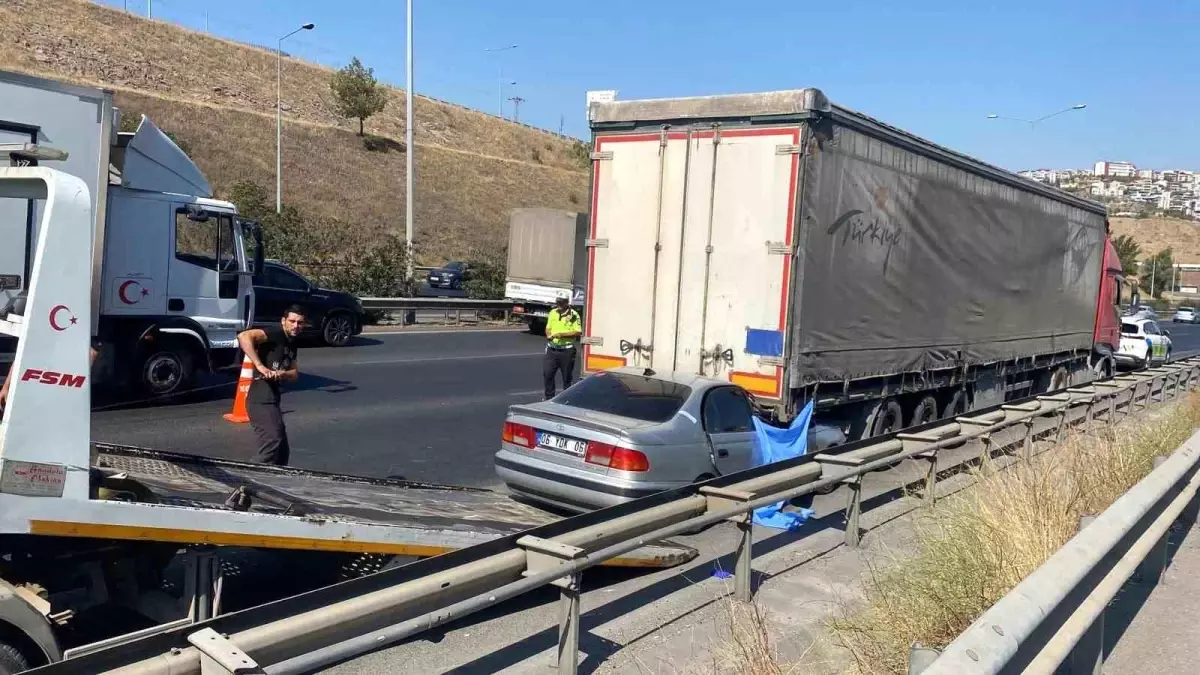 İzmir'de Trafik Kazası: 1 Ölü, 1 Yaralı