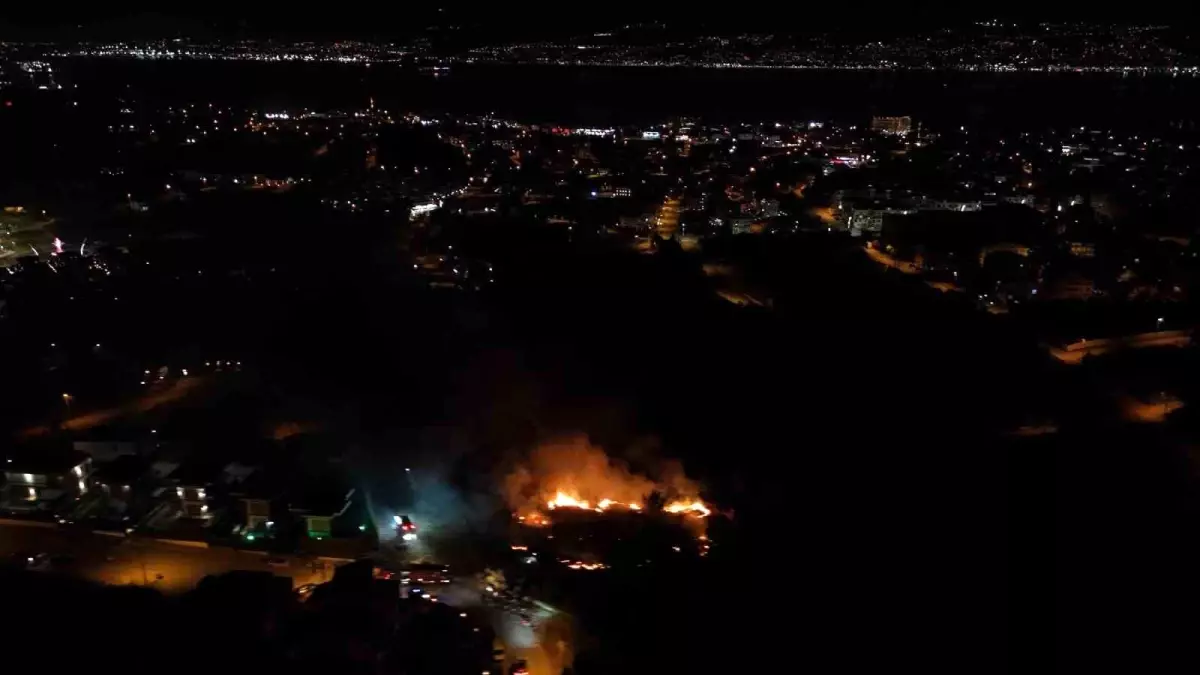 Kocaeli'de Gece Yangın Paniği: Alevler Kontrol Altına Alındı