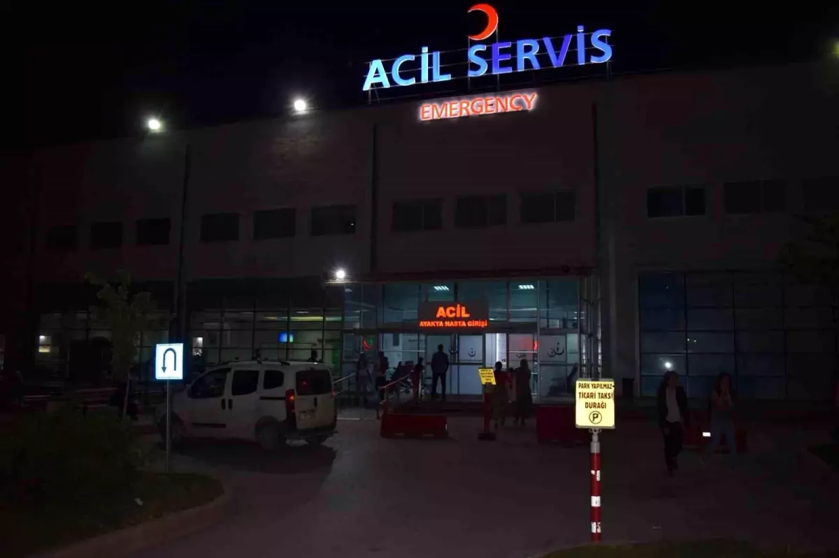 Malatya'da Kavga Ayırmaya Çalışan Şahıs Bıçakla Yaralandı