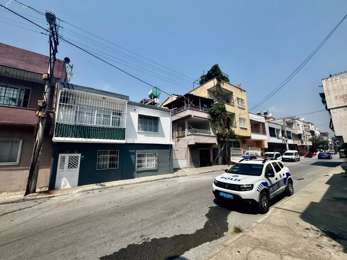 Mersin'de İki Kişi Tabancayla Vurularak Öldürüldü