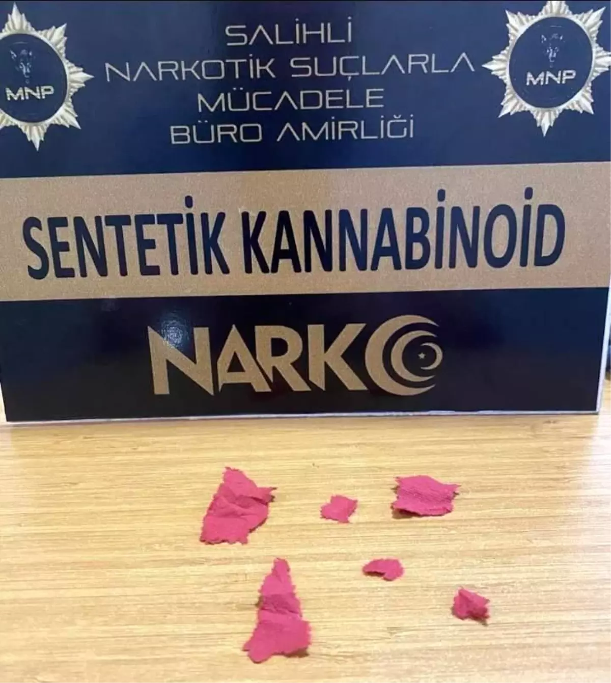 Manisa'da Sokak Satıcılarına Yönelik Uyuşturucu Operasyonu: 94 İçimlik Uç Bonzai Ele Geçirildi