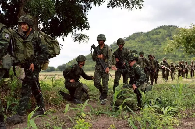 Tayland-Kamboçya savaşından ilginç görüntüler! Sınıra fil konuşlandırıldı Tayland-Kamboçya savaşından ilginç görüntüler! Sınıra fil konuşlandırıldı
