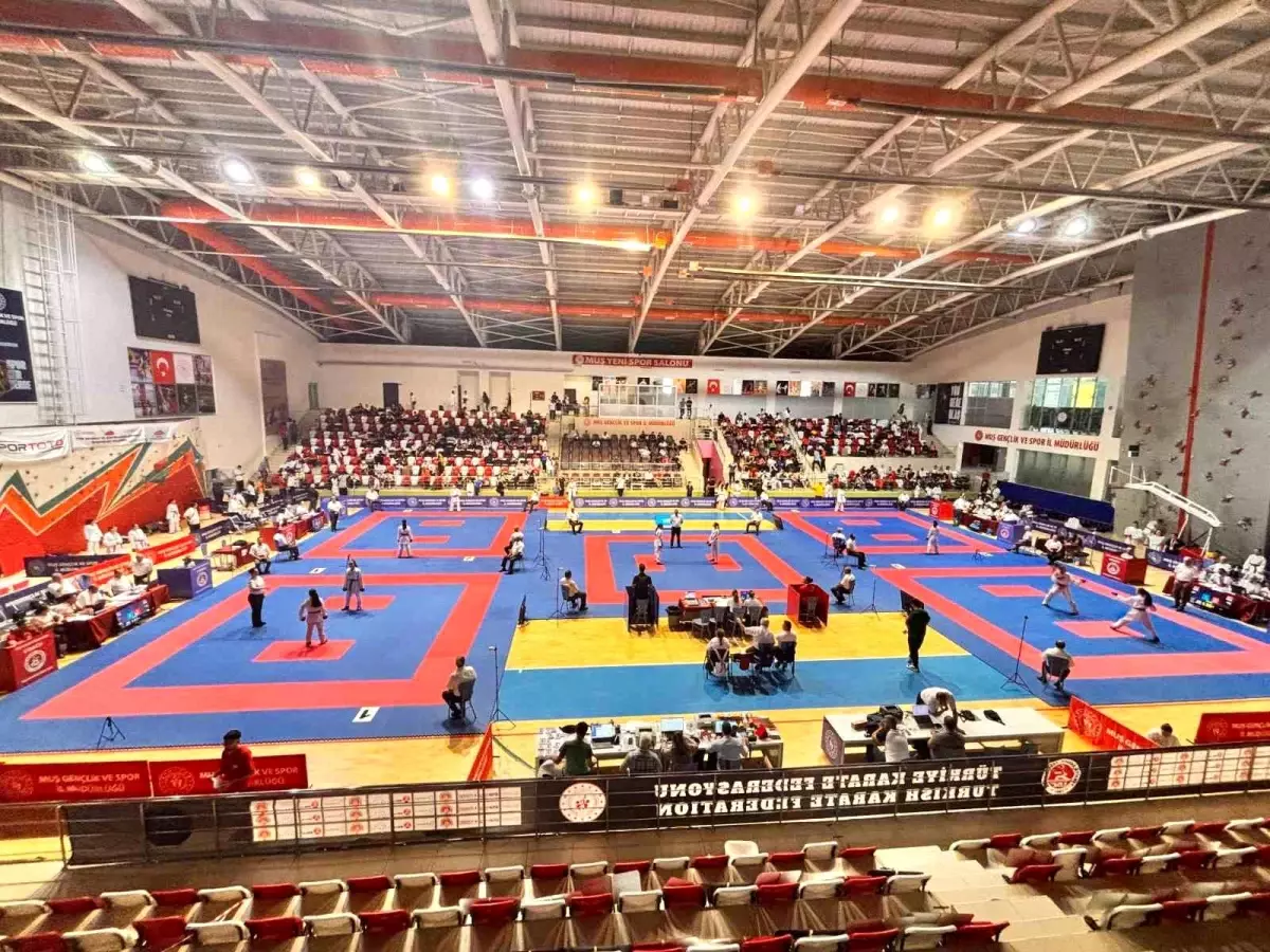 Türkiye Karate Premier Ligi'nin Dördüncü Ayağı Muş'ta Başladı