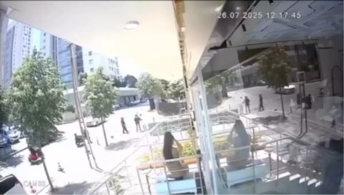 Ümraniye'de Motosikletli Saldırı: Bir Kişi Yaralandı