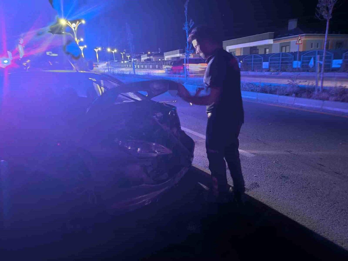 Van'da Trafik Kazası: 2 Yaralı