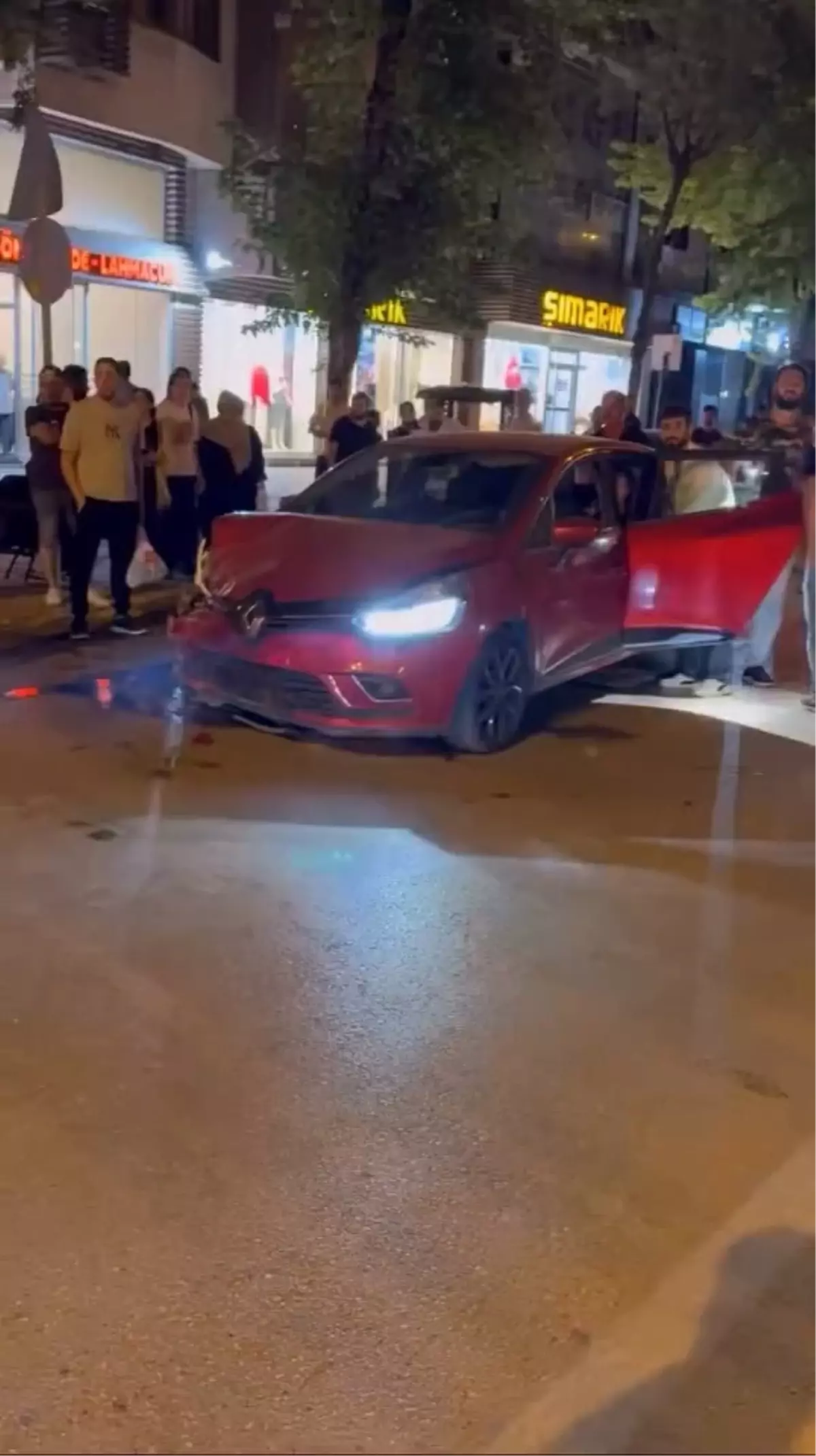 İnegöl'de Zincirleme Kaza: 4 Yaralı