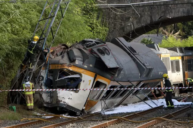 A passenger train derailed and overturned in Germany: 3 dead, 34 injured