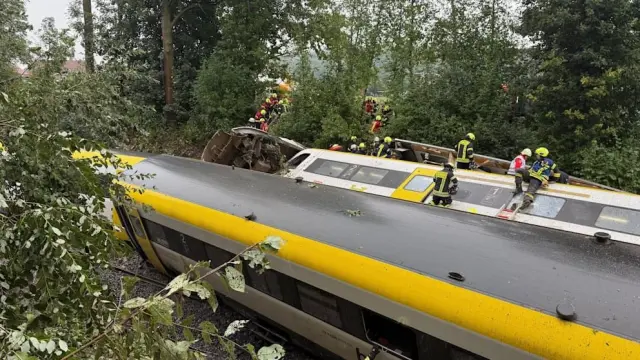 A passenger train derailed and overturned in Germany: 3 dead, 34 injured