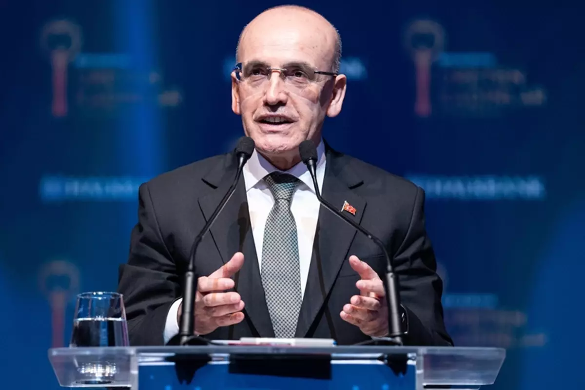 Bakan Şimşek, fiyatları düşürmek için bu formülü uygulayacak! Canlı yayında açıkladı
