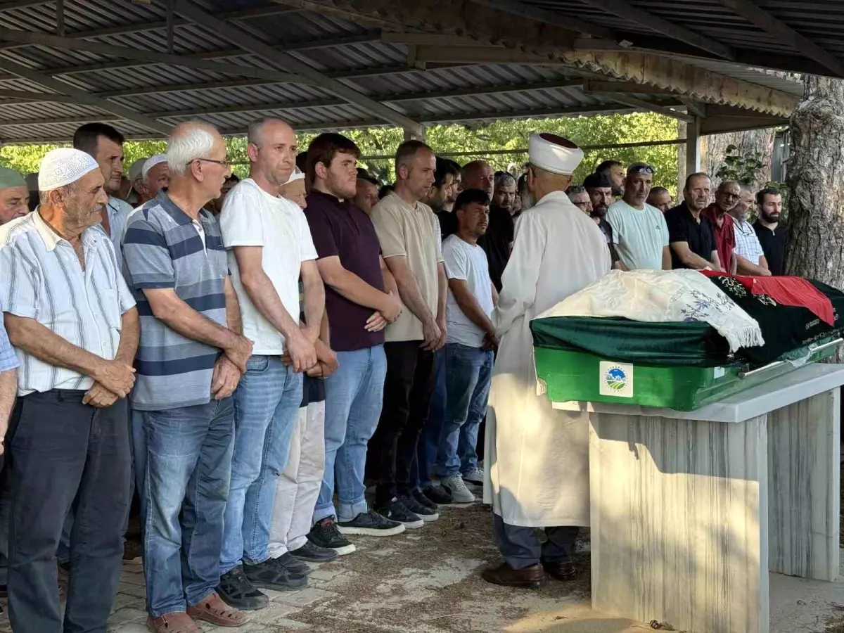 21 Yaşındaki Genç Bıçaklanarak Hayatını Kaybetti