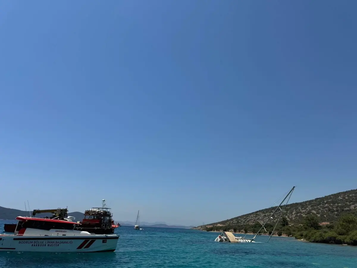 Bodrum'da Yelkenli Tekne Kurtarma Çalışmaları Başladı