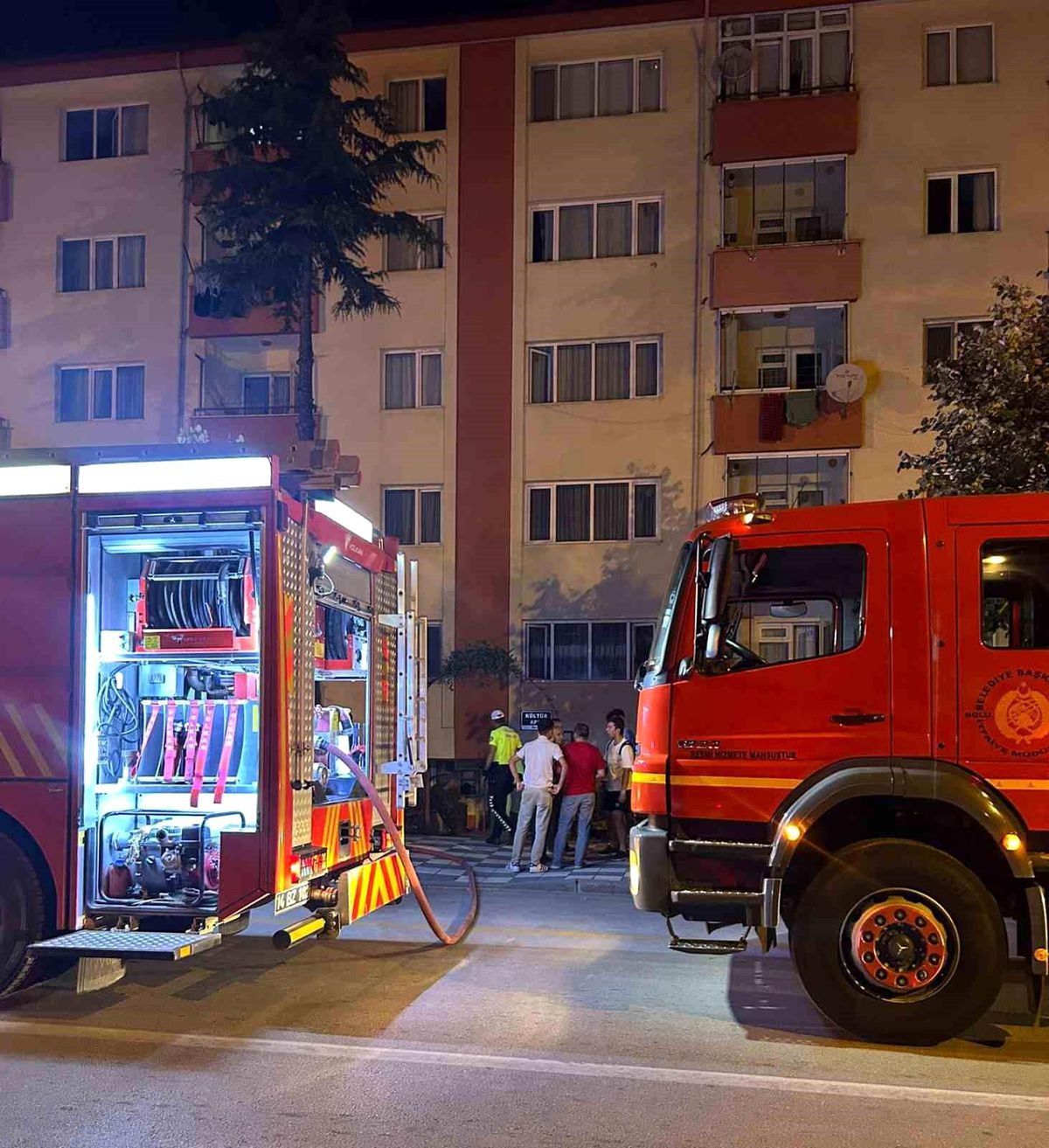 Bolu'da 5 Katlı Apartmanda Yangın Korkuttu