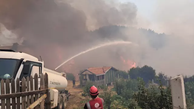 The flames have reignited in Bursa! 1765 people were evacuated, a call for help is being made via announcement