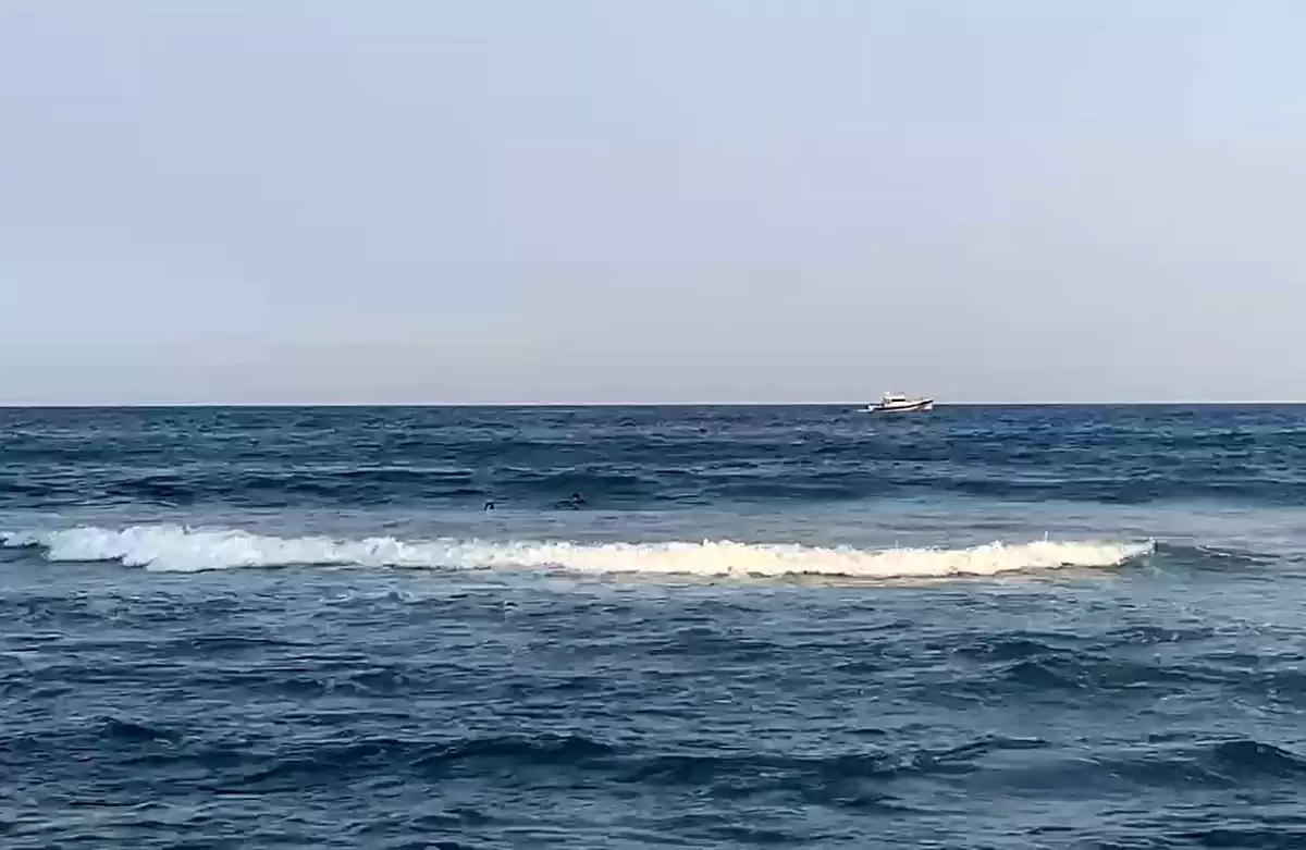 İstanbul'da Yüzmek İçin Denize Giren İki Arkadaştan Biri Kayboldu, Biri Ölü Bulundu