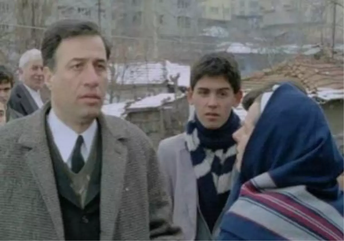 Düttürü Dünya filmi oyuncuları kim, konusu ne, sonu nasıl bitiyor? Düttürü Dünya filmi ne zaman, nerede çekildi?