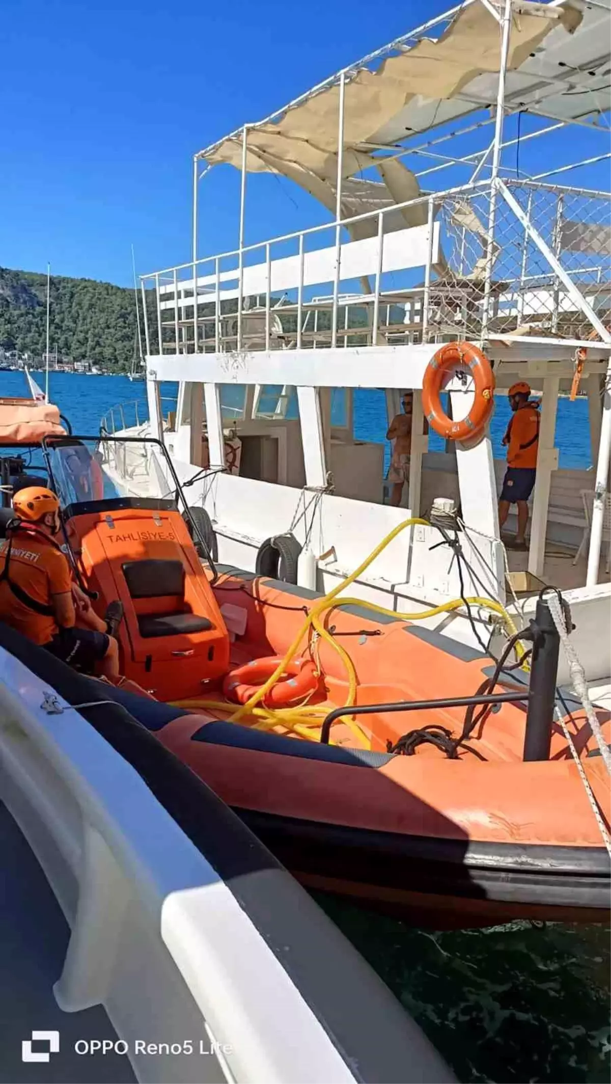 Fethiye Limanı'nda Tekne Su Aldı, Kıyı Emniyeti Müdahale Etti