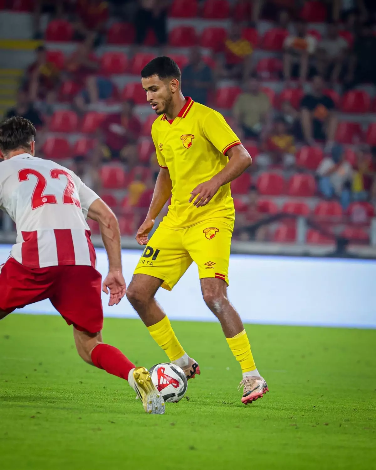 Göztepe, Antalyaspor'u 1-0 Yenerek Hazırlık Maçında Galip Geldi