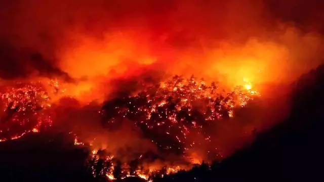Karabük has been burning for 83 hours! The magnitude of the fire is captured by the drone camera
