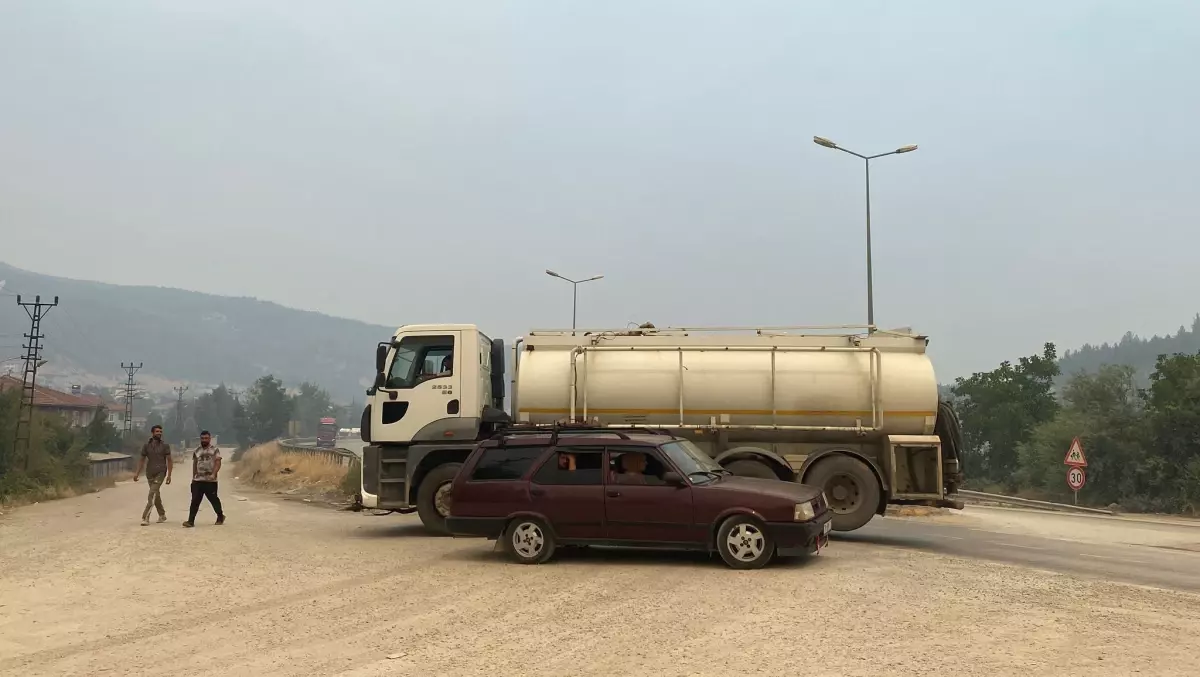 Karabük'te Orman Yangınları Nedeniyle 928 Hane Tahliye Edildi