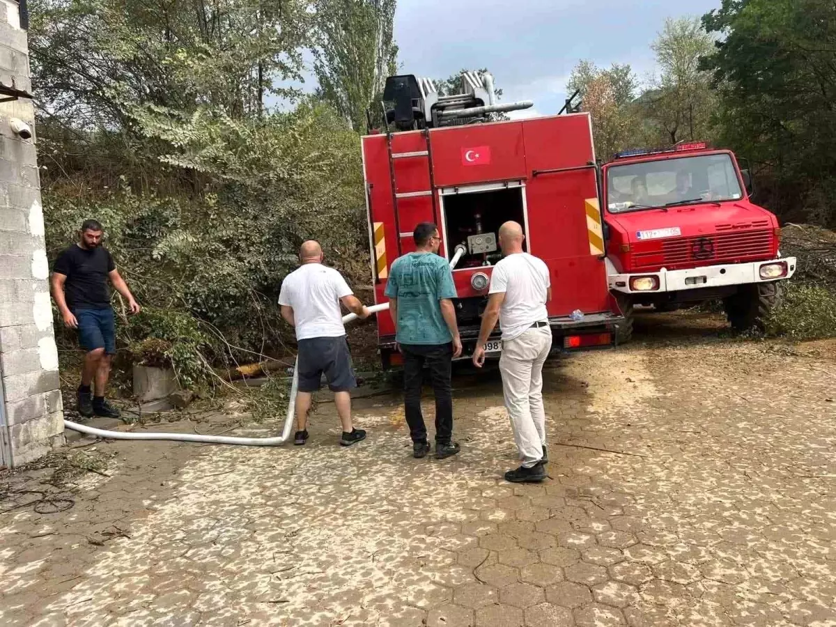 Kosova'da Yangınla Mücadelede Türk Askeri Destek Verdi