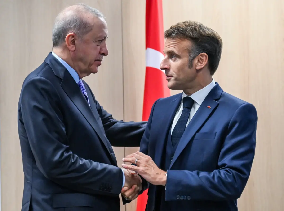 Macron, Cumhurbaşkanı Erdoğan ile Gazze&apos;deki durum hakkında görüştüğünü söyledi