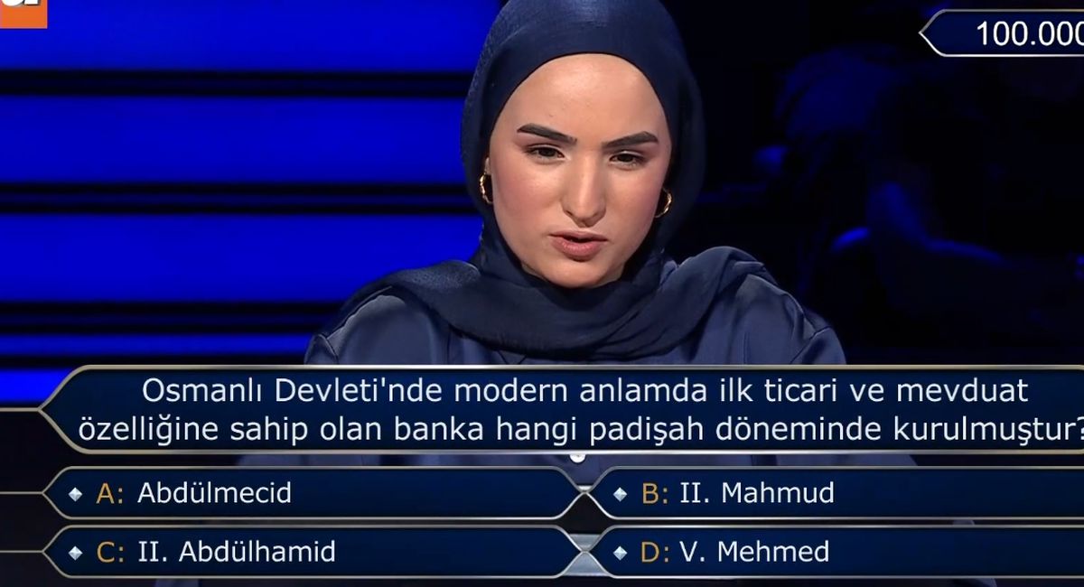 Osmanlı Devleti'nde modern anlamda ilk ticari ve mevduat özelliğine sahip banka hangi padişah döneminde kurulmuştur?