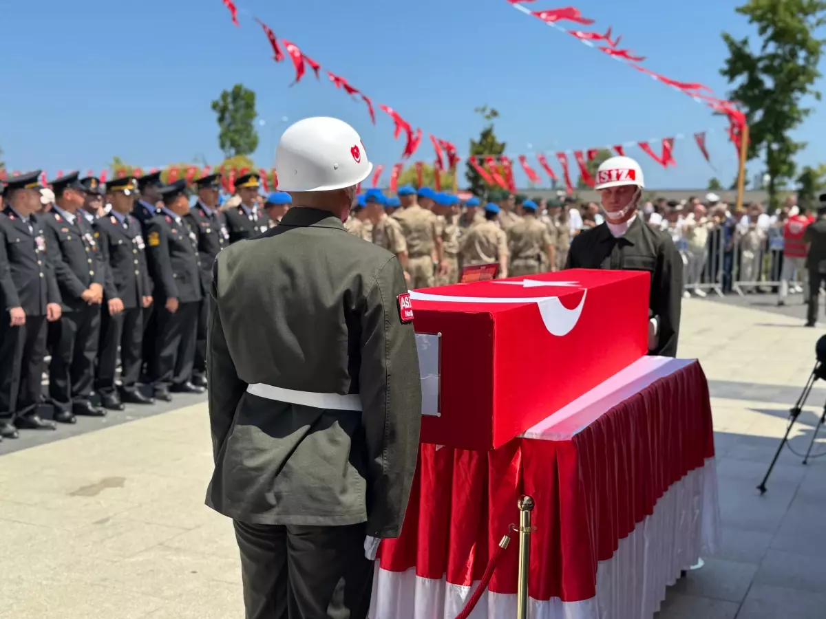 İskenderun'da şehit olan Er Semih Erdoğan toprağa verildi