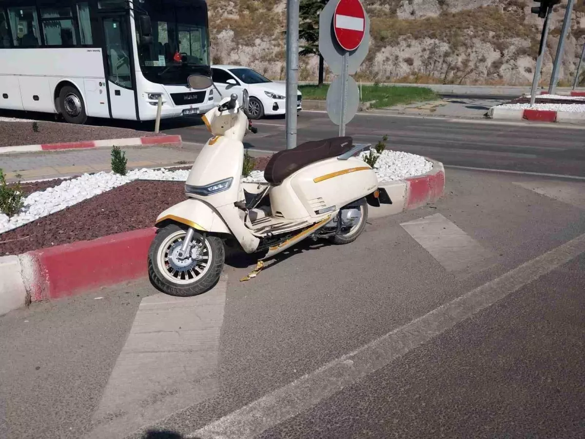 Kütahya'da Motosiklet Kazası: 2 Yaralı